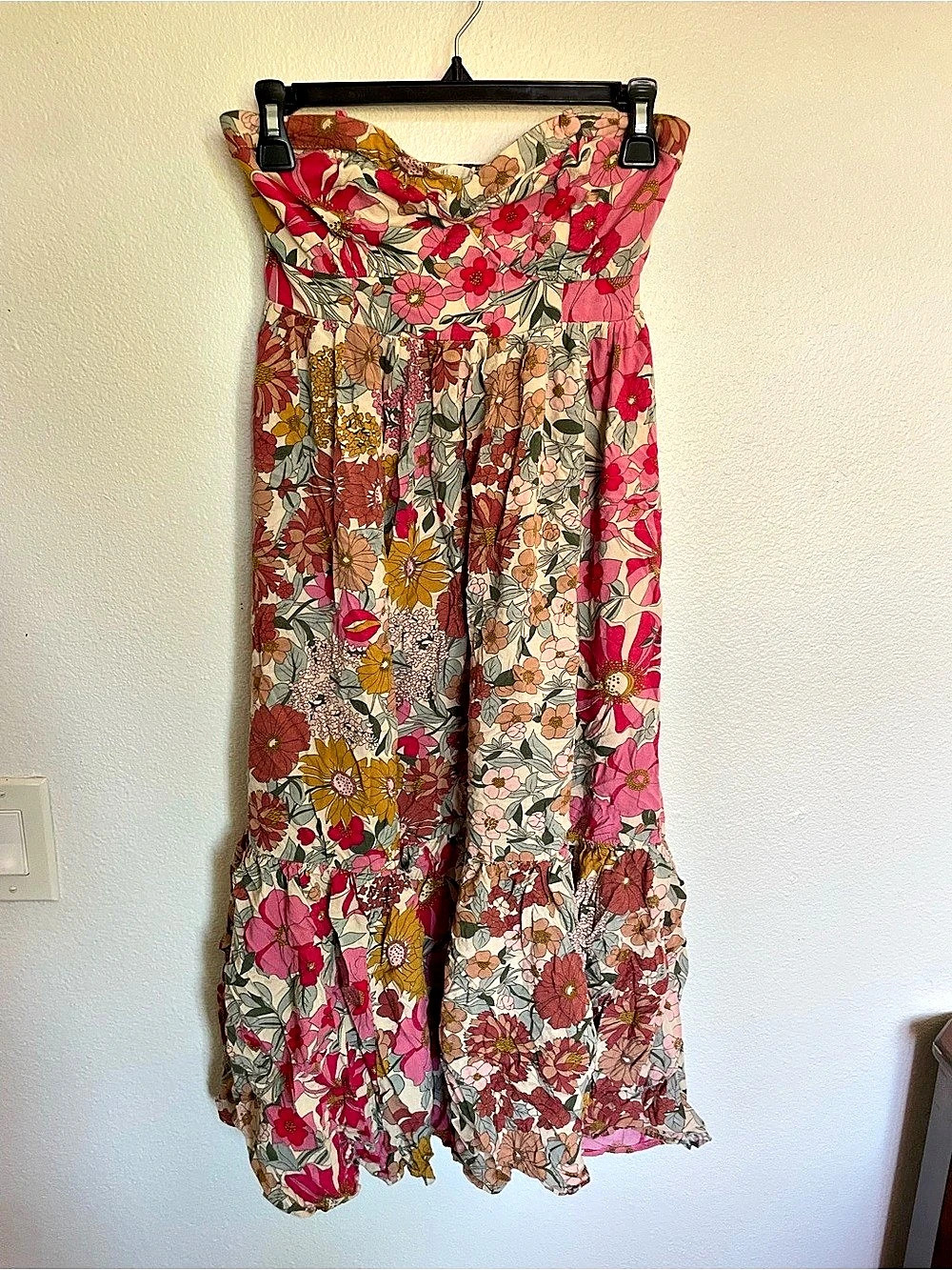 Million Floral Maxi Dress in Pink & Multicolor Size Small Like New